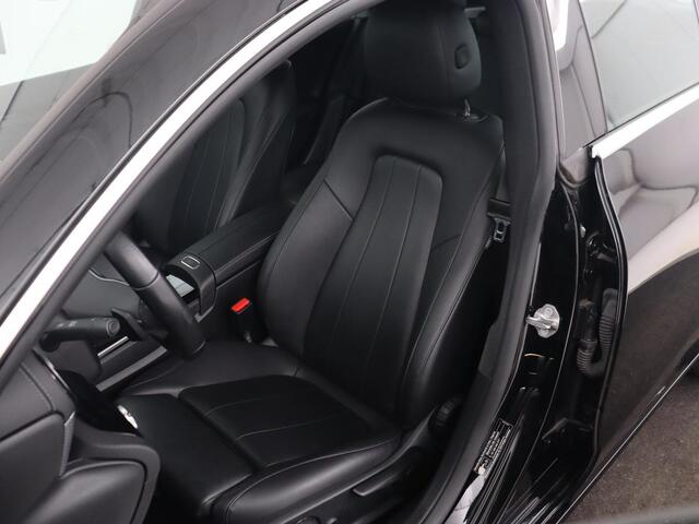Mercedes-Benz CLA-KLASSE 180 Business Solution Luxury | Leder | Stoelverwarming | Camera | Park Assist | Sfeerverlichting | Widescreen | Full LED