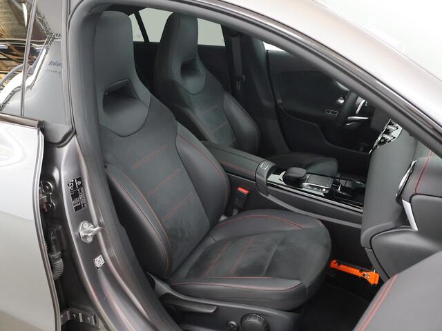 Mercedes-Benz CLA-KLASSE 180 Business Solution AMG | Night | Panoramadak | Stoelverwarming | Sfeerverlichting | Widescreen | Achteruitrijcamera |