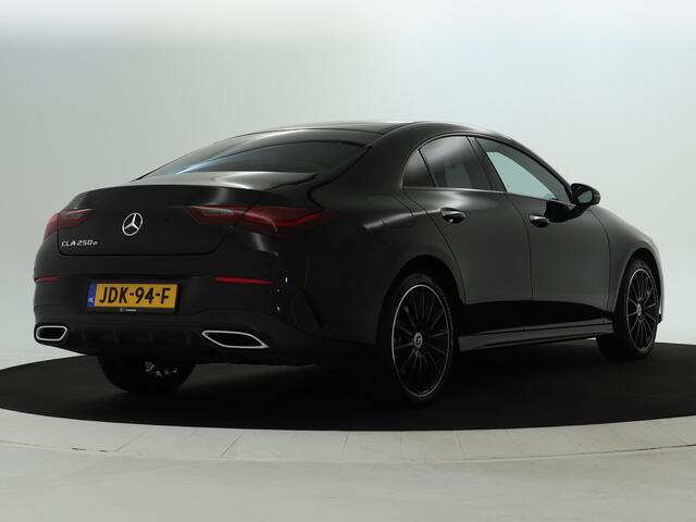 Mercedes-Benz CLA-KLASSE 250 e AMG Line AMG Line | Night Pakket | 19 Inch AMG Velgen | Memory voorstoelen | Dodehoekassist | Sfeerverlichting. Inclusief 48 maanden MB Certified garantie voor Europa.