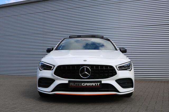 Mercedes-Benz CLA-KLASSE 220 4MATIC Edition AMG Pakket AMG NightPakket (Pano Sportleder Carplay Widescreen Burmester M-Bux Distronic 360Camera Multibeam 19InchAMG PrivacyGlass)