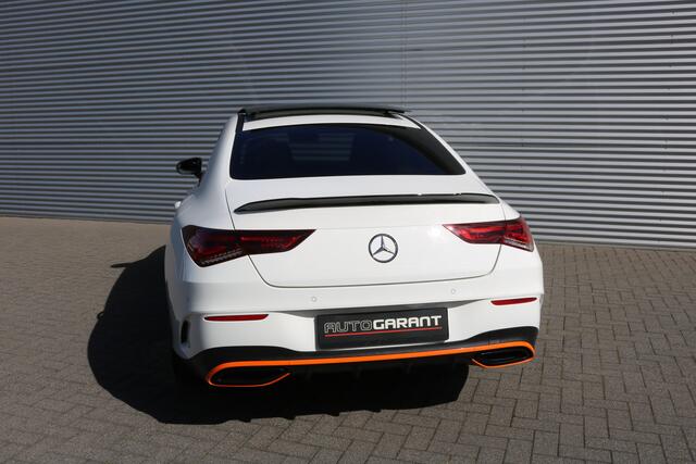Mercedes-Benz CLA-KLASSE 220 4MATIC Edition AMG Pakket AMG NightPakket (Pano Sportleder Carplay Widescreen Burmester M-Bux Distronic 360Camera Multibeam 19InchAMG PrivacyGlass)