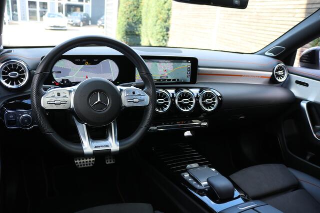 Mercedes-Benz CLA-KLASSE 220 4MATIC Edition AMG Pakket AMG NightPakket (Pano Sportleder Carplay Widescreen Burmester M-Bux Distronic 360Camera Multibeam 19InchAMG PrivacyGlass)