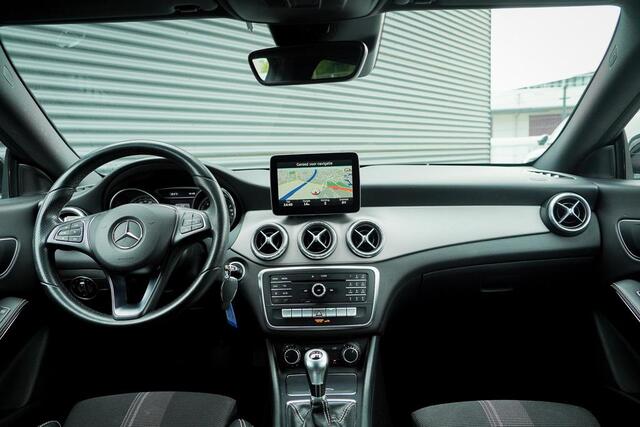 Mercedes-Benz CLA-KLASSE Shooting Brake 180 Lease Edition / Facelift / Stoelverwarming / Navi