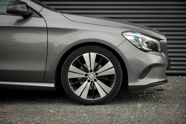 Mercedes-Benz CLA-KLASSE Shooting Brake 180 Lease Edition / Facelift / Stoelverwarming / Navi