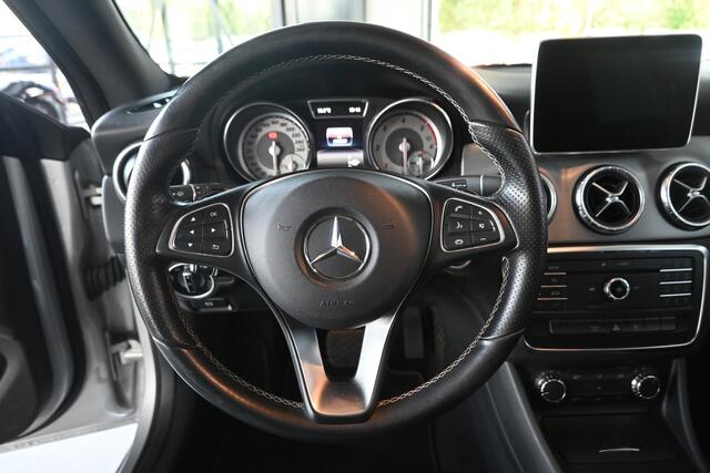 Mercedes-Benz CLA-KLASSE Shooting Brake 200d Brake Automaat Clima Panoramadak Cruise control Camera Memory Inruil mogelijk