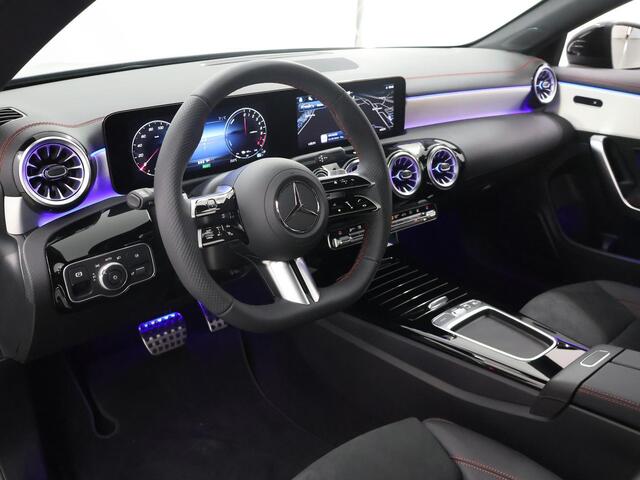 Mercedes-Benz CLA-KLASSE Shooting Brake 250e Star Edition AMG Line Mercedes-Benz CLA 250 e Shooting Brake 250 e Star Edition AMG Line | Panoramaschuifdak | MULTIBEAM LED | Nightpakket | Sfeerverlichting | Multispaak Velgen
