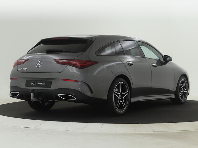 Mercedes-Benz CLA-KLASSE Shooting Brake 180 AMG Nightpakket | Trekhaak | Alarm | Dode Hoek Ass | 360 gr Camera | Keyless Go | Sfeerverlichting | Inclusief 24 maanden Mercedes-Benz Certified garantie voor Europa.