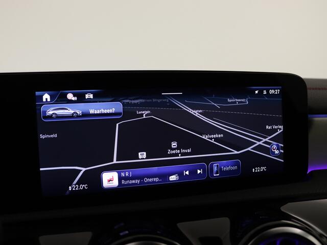 Mercedes-Benz CLA-KLASSE Shooting Brake 180 AMG Nightpakket | Trekhaak | Alarm | Dode Hoek Ass | 360 gr Camera | Keyless Go | Sfeerverlichting | Inclusief 24 maanden Mercedes-Benz Certified garantie voor Europa.