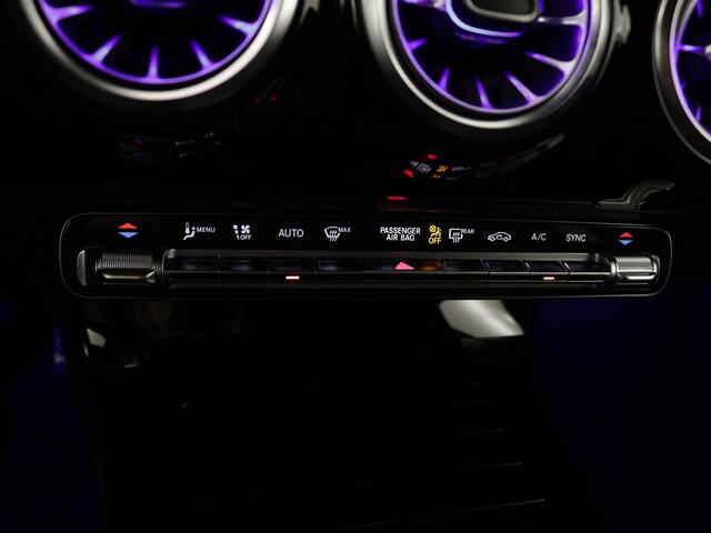 Mercedes-Benz CLA-KLASSE Shooting Brake 180 AMG Nightpakket | Trekhaak | Alarm | Dode Hoek Ass | 360 gr Camera | Keyless Go | Sfeerverlichting | Inclusief 24 maanden Mercedes-Benz Certified garantie voor Europa.