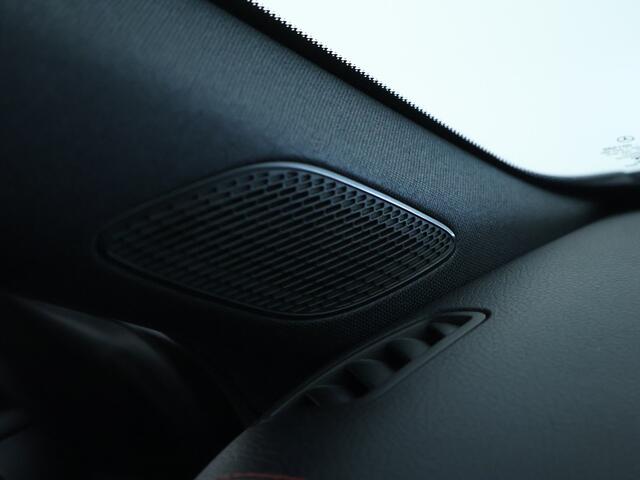 Mercedes-Benz CLA-KLASSE Shooting Brake 200 Business Solution AMG Trekhaak | Achteruitrijcamera | Smartphone-integratie | Nightpakket | Inclusief 24 maanden MB Certified garantie voor Europa.