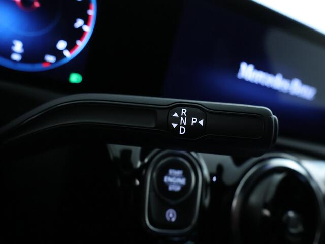 Mercedes-Benz CLA-KLASSE Shooting Brake 200 Business Solution AMG Trekhaak | Achteruitrijcamera | Smartphone-integratie | Nightpakket | Inclusief 24 maanden MB Certified garantie voor Europa.