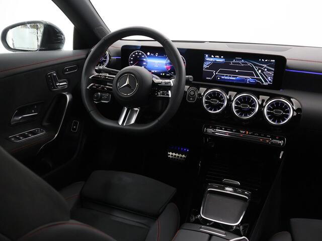 Mercedes-Benz CLA-KLASSE 180 Business Solution AMG | Night | Panoramadak | Memory stoelen | Head-up display | Sfeerverlichting | 360 camera |