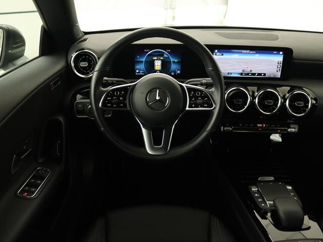 Mercedes-Benz CLA-KLASSE Shooting Brake 180 Business Line | Half Leder | 1e eigenaar | Stoelverwarming | Cruise Control | Navigatie | Camera | Widescreen