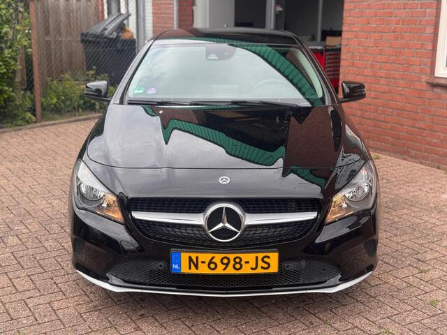 Mercedes-Benz CLA-KLASSE Shooting Brake 180 Prestige limited edition