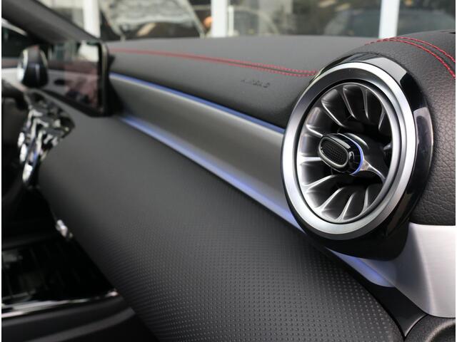 Mercedes-Benz CLA-KLASSE 250 e AMG Line | Panoramadak | Sfeerverlichting