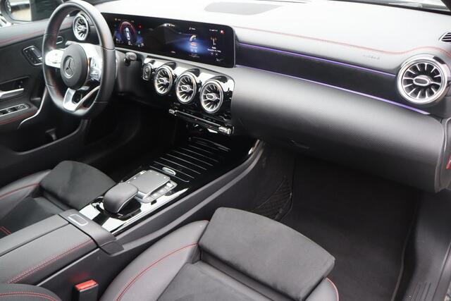 Mercedes-Benz CLA-KLASSE 250 4MATIC Premium Plus Camera, Apple Carplay, Android auto, Stoelverwarming, Climate control, Cruise control