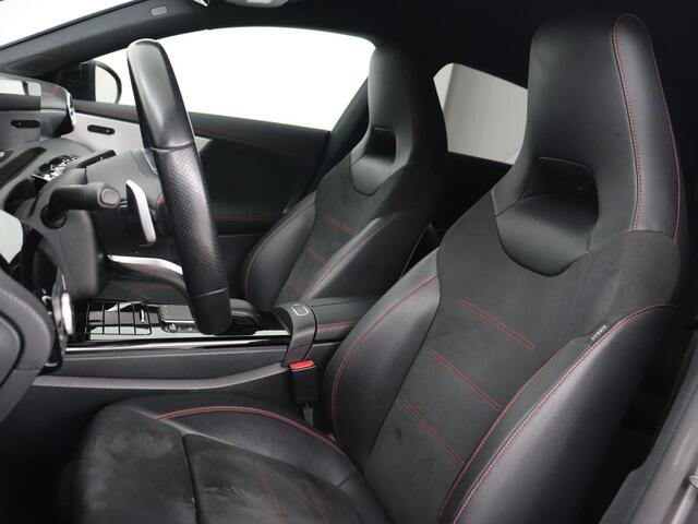 Mercedes-Benz CLA-KLASSE 180d Business Solution AMG | Stoelverwarming | Carplay | Camera | Leder/Alcantara | Navigatie | Widescreen | Sfeerverlichting | Designo Mountaingrijs Magno