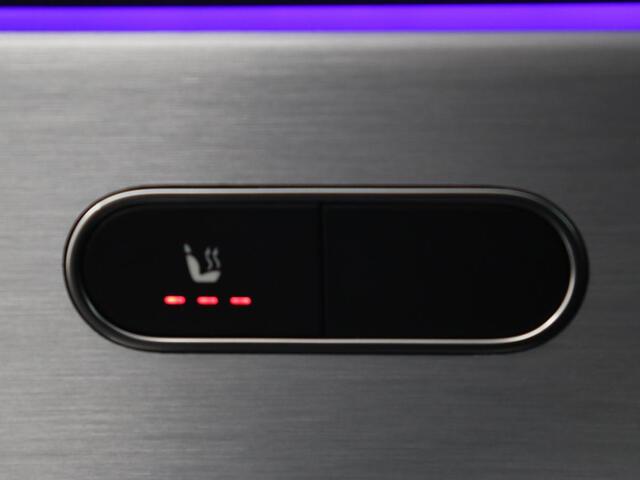 Mercedes-Benz CLA-KLASSE 180d Business Solution AMG | Stoelverwarming | Carplay | Camera | Leder/Alcantara | Navigatie | Widescreen | Sfeerverlichting | Designo Mountaingrijs Magno