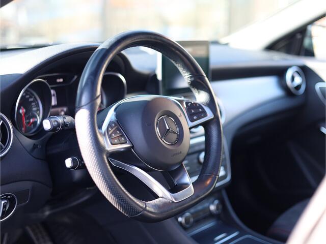 Mercedes-Benz CLA-KLASSE Shooting Brake 180 Schuif-/Kantel dak | Trekhaak | Camera