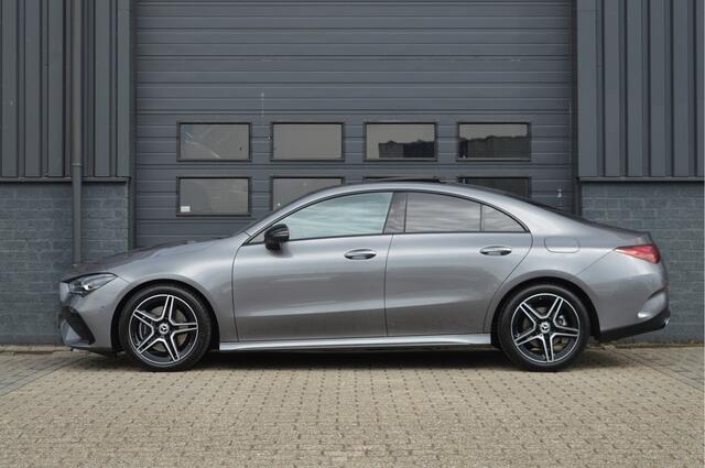 Mercedes-Benz CLA-KLASSE 200 AMG Line | PANO | SFEERVERLICHTING | CAMERA | KEYLESS |