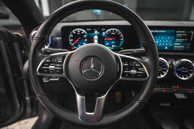 Mercedes-Benz CLA-KLASSE CLA 250 E PANO LAGE KM STAND