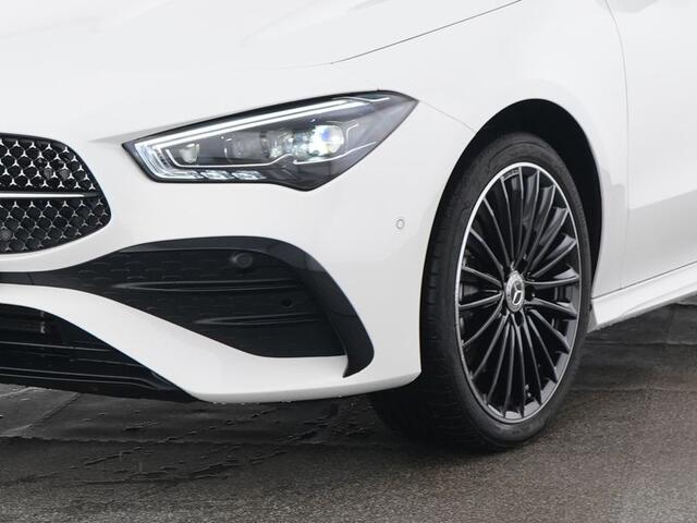 Mercedes-Benz CLA-KLASSE Shooting Brake 250 e AMG Plug-In Hybride Edition AMG Line | Panorama Schuf-Kanteldak | Night Pakket Trekhaak | 19 Inch AMG Velgen | Stuur en Stoelverwarming. Inclusief 48 maanden MB Certified garantie voor Europa.