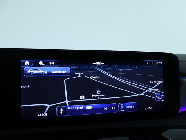 Mercedes-Benz CLA-KLASSE Shooting Brake 180 AMG Line LIMITED | Nightpakket | Parkeerpakket met achteruitrijcamera | KEYLESS GO | Dodehoekassistent | USB pakket plus | EASY PACK achterklep | MULTIBEAM LED | Verwarmde stoelen vooraan |