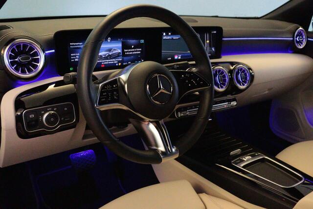 Mercedes-Benz CLA-KLASSE 180 Luxury Line Automaat | NAVI | 360-CAMERA | ADAP CRUISE | STOELVERW | AMBIENT-LIGHT |