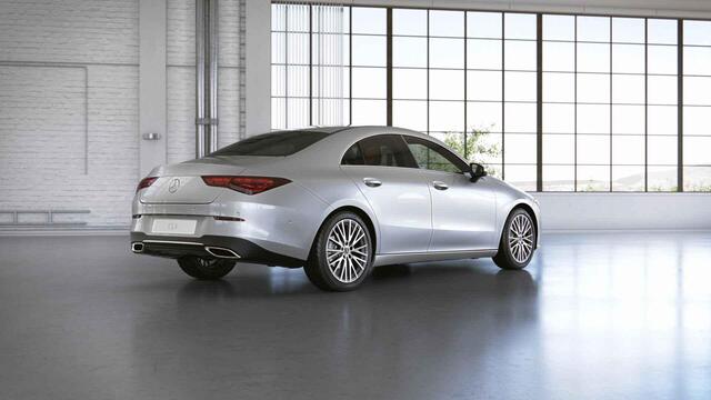 Mercedes-Benz CLA-KLASSE 180 Luxury Line | Distronic | Apple Carplay | Stoelverwarming | Widescreen |