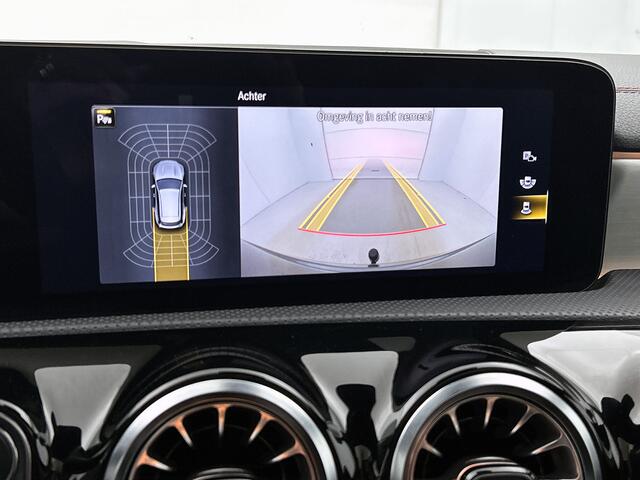 Mercedes-Benz CLA-KLASSE Shooting Brake 180 AMG Line | Panoramadak | Achteruitrijcamera | Nightpakket | Sfeerverlichting | Inclusief 24 maanden MB Certified garantie voor Europa.