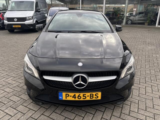 Mercedes-Benz CLA-KLASSE 200 OrangeArt Edition Camera Panorama Bluetooth