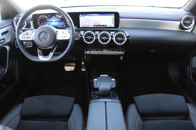 Mercedes-Benz CLA-KLASSE 200 AUT7 AMG Line NIGHT PAKKET PANORAMADAK MEMORY SFEER CAMERA