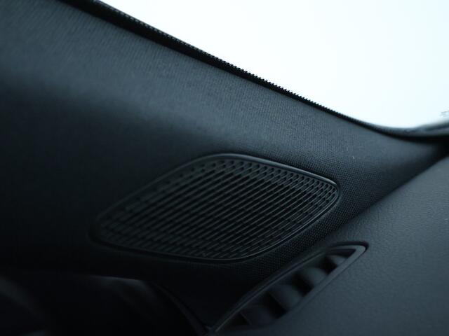 Mercedes-Benz CLA-KLASSE Shooting Brake 250 e Business Solution AMG Nightpakket | Panoramadak | Sfeerverlichting | Keyless Go | Parkeerpakket met Camera | LED | Inclusief 24 maanden Mercedes-Benz Certified garantie voor Europa.