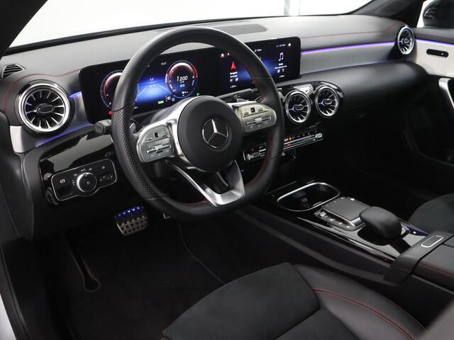 Mercedes-Benz CLA-KLASSE 250 e Premium Plus | AMG | Panoramadak | Night pakket |
