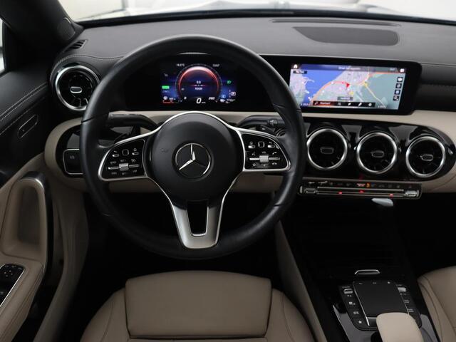 Mercedes-Benz CLA-KLASSE 250e Luxury Line | Leder | Trekhaak | Carplay | Stoelverwarming | Widescreen | Camera | Stuurverwarming | Navigatie | Park Assist | Cruise control | PHEV | Plug In