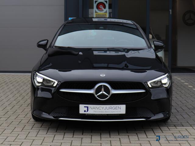 Mercedes-Benz CLA-KLASSE Shooting Brake 200 Business | 7G Aut | Apple Car Play | Achteruit Rij Camera | Panoramadak | Parkeer Assistent | Trekhaak |