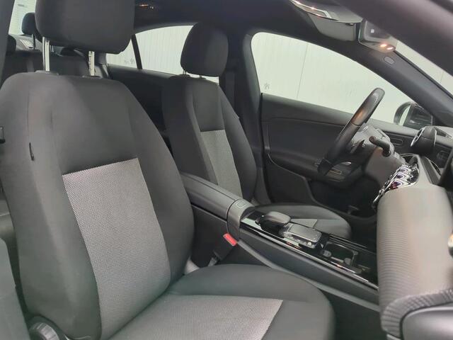 Mercedes-Benz CLA-KLASSE 180d Aut. Business Sol. | Navi | Camera | M-Bux |