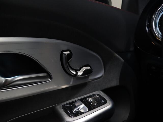 Mercedes-Benz CLA-KLASSE 250+ Launch Edition 85 kWh | Night | Panoramadak | Stoelverwarming | DISTRONIC | Achteruitrijcamera | Dodehoekassistent |