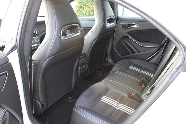 Mercedes-Benz CLA-KLASSE 180 AMG Pano | Distronic | Memory | Camera | Carplay | White Art Edition | 1e Eigenaar | Dealer Onderhouden