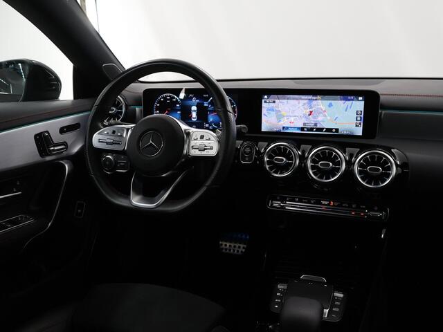 Mercedes-Benz CLA-KLASSE 220 4MATIC Premium Plus | AMG | Panoramadak | Night | Trekhaak | Memory | Stoelverwarming | Widescreen |