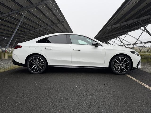 Mercedes-Benz CLA-KLASSE 250+ Launch Edition 85 kWh | Night | Panoramadak | Trekhaak | Stoelverwarming | DISTRONIC | Achteruitrijcamera | Dodehoekassistent |