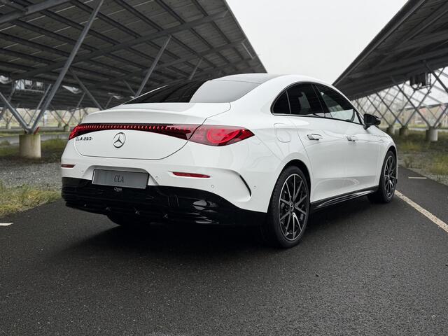 Mercedes-Benz CLA-KLASSE 250+ Launch Edition 85 kWh | Night | Panoramadak | Trekhaak | Stoelverwarming | DISTRONIC | Achteruitrijcamera | Dodehoekassistent |