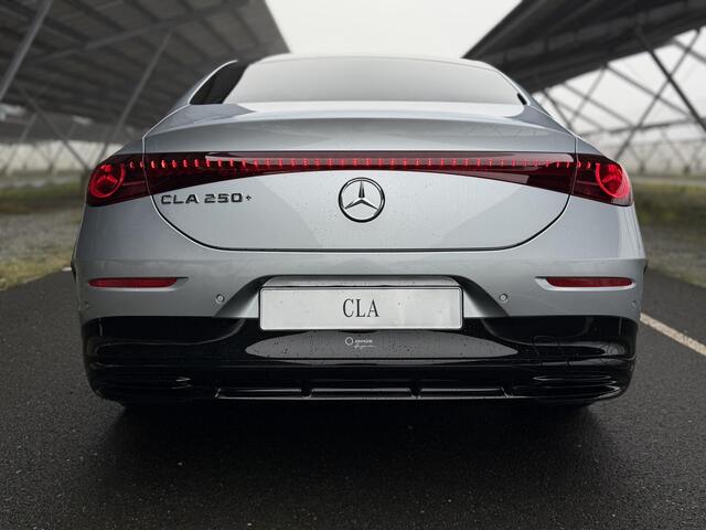Mercedes-Benz CLA-KLASSE 250+ Launch Edition 85 kWh | Night | Panoramadak | Stoelverwarming | DISTRONIC | Achteruitrijcamera | Dodehoekassistent | Trekhaak |