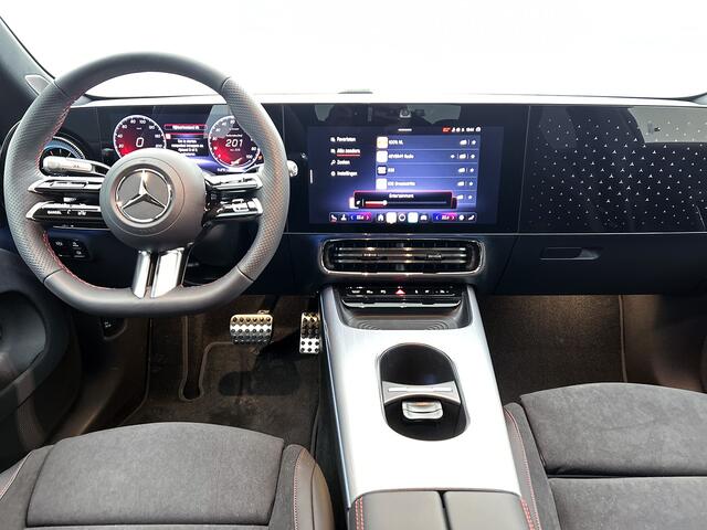 Mercedes-Benz CLA-KLASSE 250+ Launch Edition 85 kWh | Nightpakket | Warmtepomp | Memorypakket voorstoelen | Antidiefstal pakket URBAN GUARD | Adaptieve Cruisecontrol | Smartphone integratiepakket | Sierdelen aluminium |