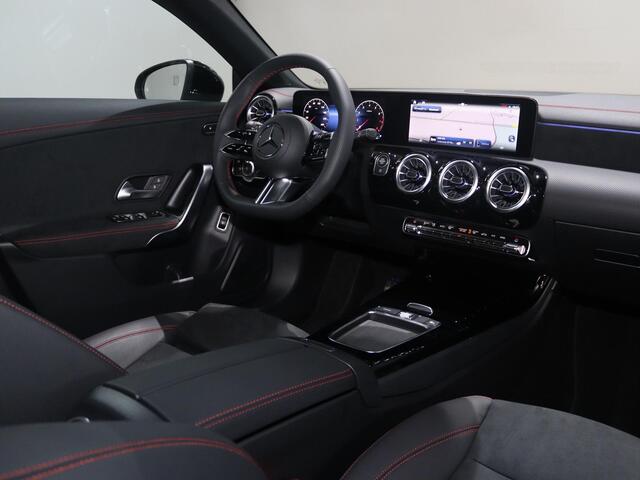 Mercedes-Benz CLA-KLASSE Shooting Brake 180 Star Edition AMG Line LIMITED | Panoramaschuifdak | Night | Achteruitrijcamera
