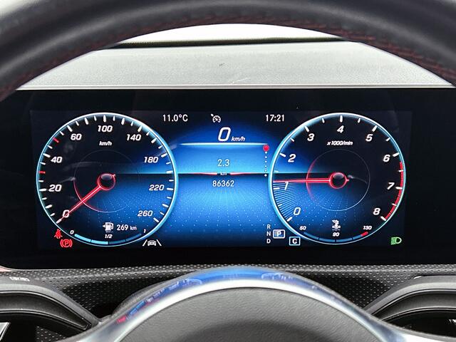 Mercedes-Benz CLA-KLASSE 180 AMG-line | 19 inch multispaaks lmv | Sfeerverlichting | Spiegelpakket Inclusief 24 maanden Mercedes-Benz Certified garantie voor Europa.