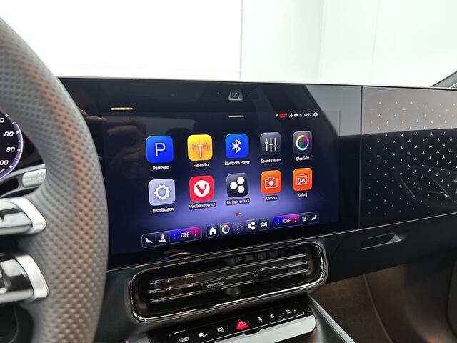 Mercedes-Benz CLA-KLASSE 250+ Launch Edition 85 kWh | Multibeam LED | Panoramadak | Warmtepomp | Memorypakket voorstoelen | Adaptieve Cruisecontrol | Nightpakket | 19 inch AMG velgen | Antidiefstal pakket URBAN GUARD |