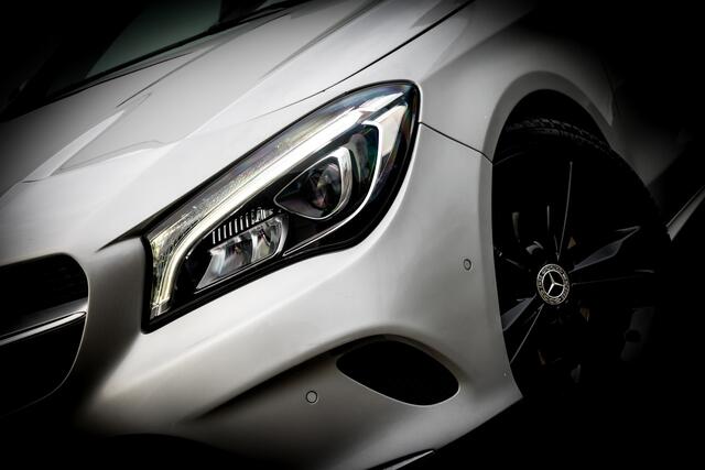 Mercedes-Benz CLA-KLASSE Shooting Brake 180 Business Solution | LED | Sportstoelen | Navi | PDC | Stoelverwarming