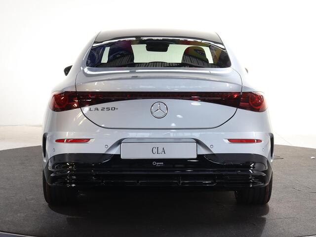 Mercedes-Benz CLA-KLASSE 250+ Launch Edition 85 kWh | Night | Panoramadak | Stoelverwarming | DISTRONIC | Achteruitrijcamera | Dodehoekassistent | Trekhaak |