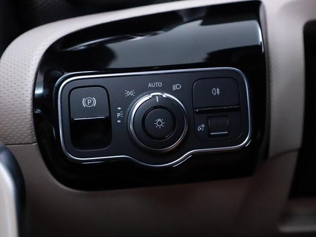 Mercedes-Benz CLA-KLASSE Shooting Brake 200 Aut. Bns. mat grijs Leder/Camera/Trekhaak/Led